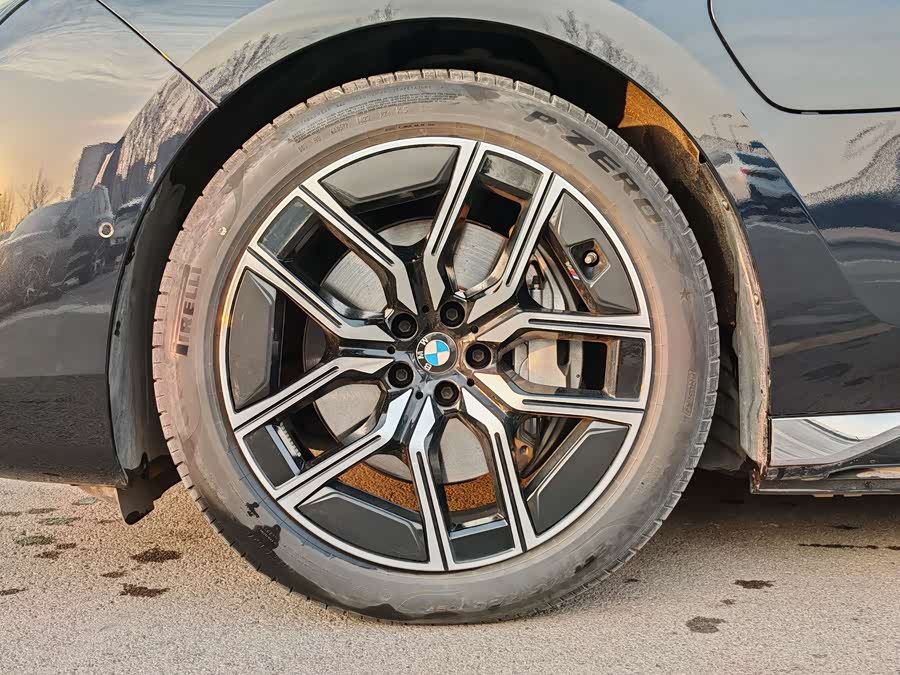 BMW i7 2024 изображение автомобиля #7