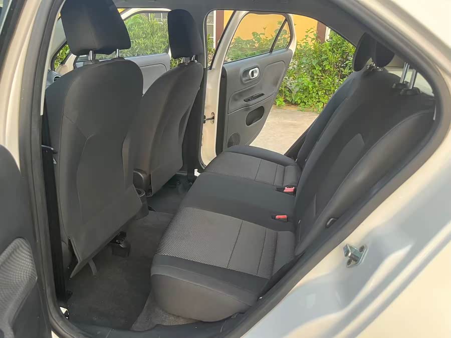 MG 3 2015 car image #7