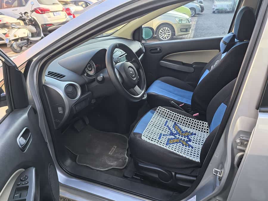 Mazda 2 Sedan 2008 صورة سيارة #7