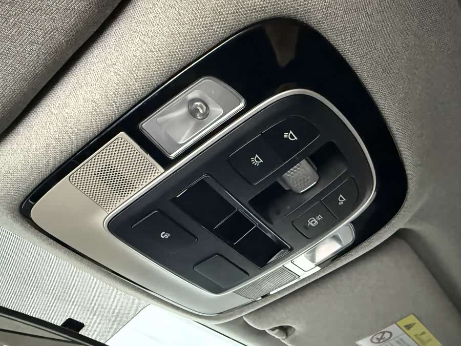 Hyundai Santa Fe 2020 car image #7