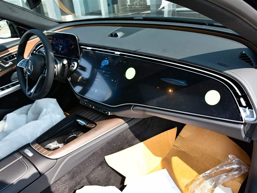 Mercedes-Benz E Class 2025 car image #7