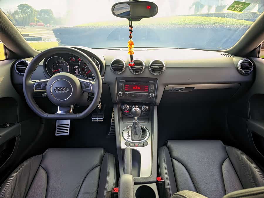 Audi TT 2013 car image #7