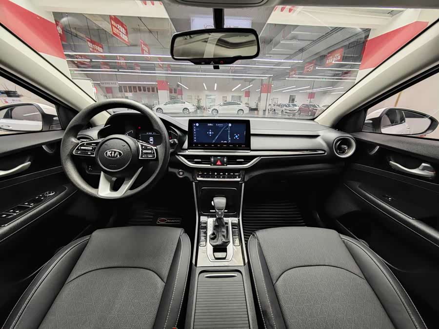 Kia K3 2019 car image #7