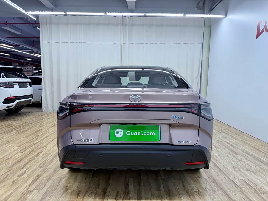 Toyota bZ3 2023 immagine di auto #7