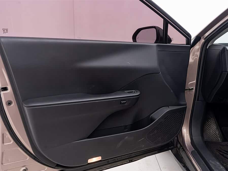 Toyota bZ3 2023 immagine di auto #7