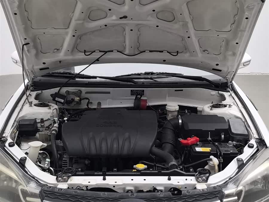 Soueast V3 Lingyue 2016 car image #7