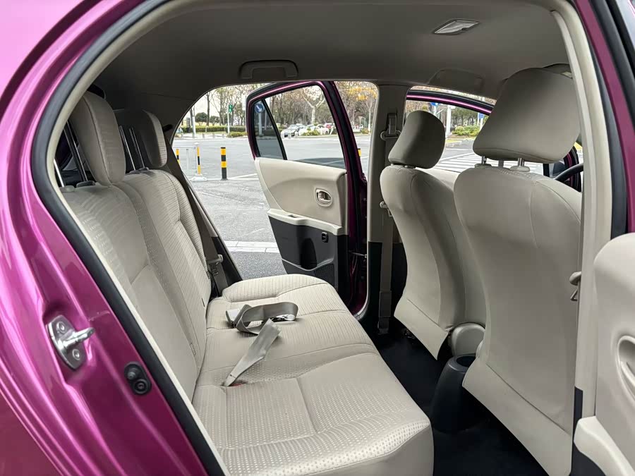 Toyota Yaris 2011 car image #7