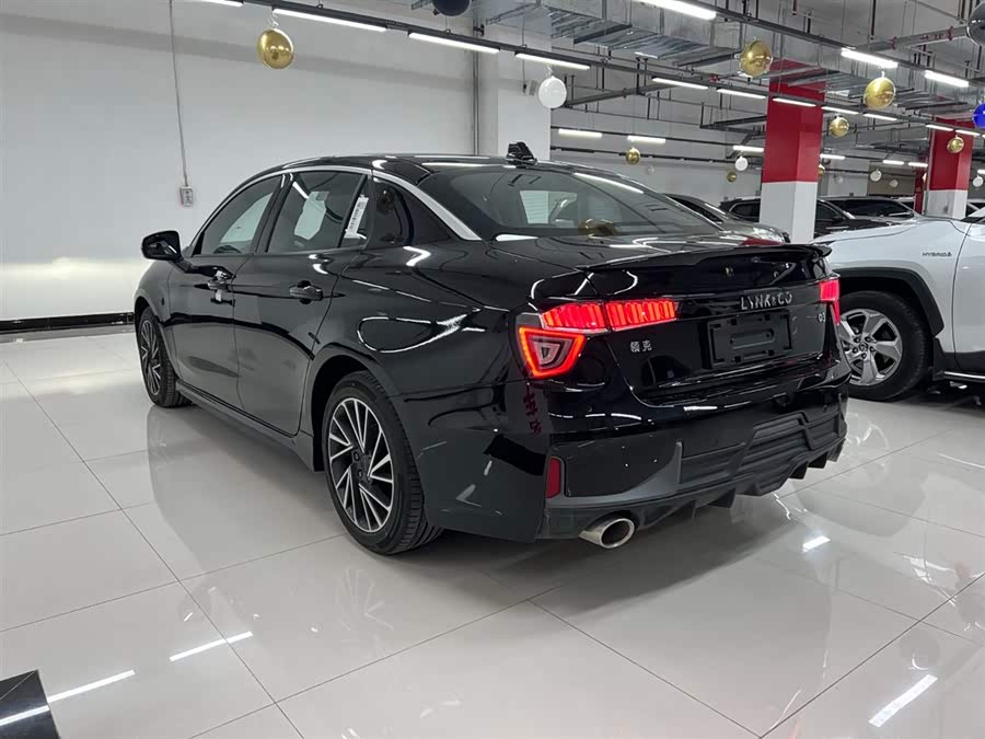 Lynk & Co 03 2018 car image #7