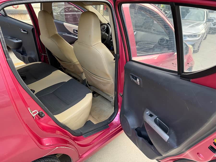 Suzuki Alto 2010 car image #7