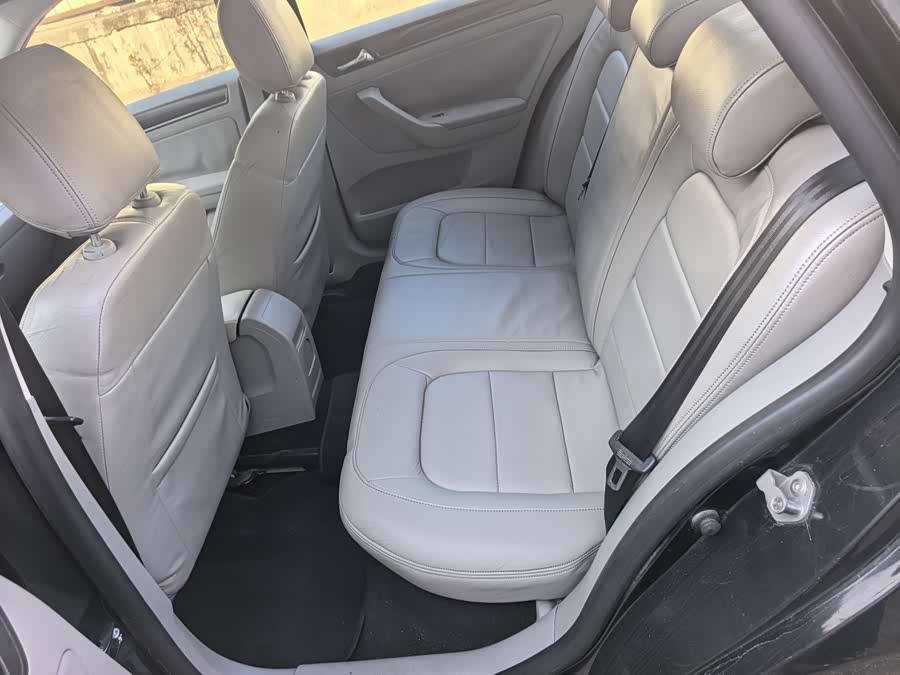 Volkswagen Bora 2013 car image #7