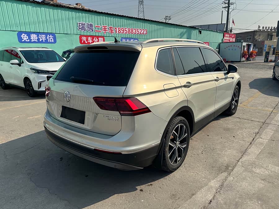 Volkswagen Tiguan L 2016 car image #7