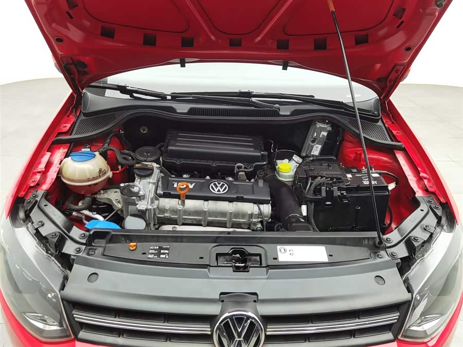 Volkswagen Polo 2012 car image #7