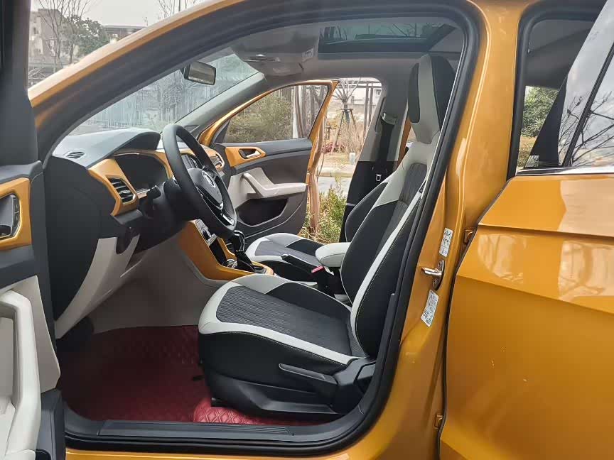 Volkswagen T-Cross 2019 #7 Volkswagen T-Cross 2019 car image #7