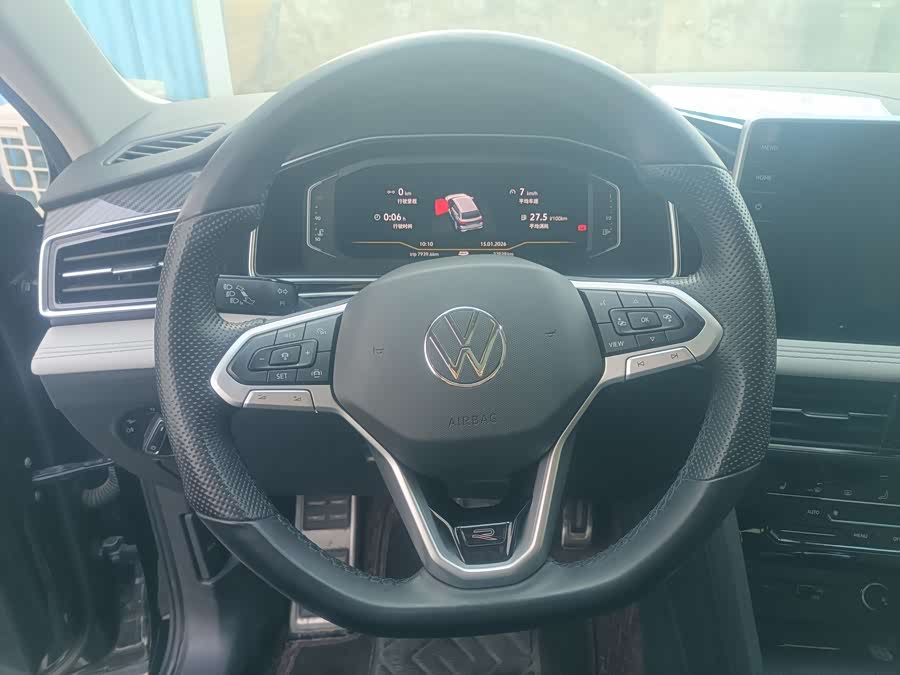 Volkswagen Tiguan L 2023 car image #7