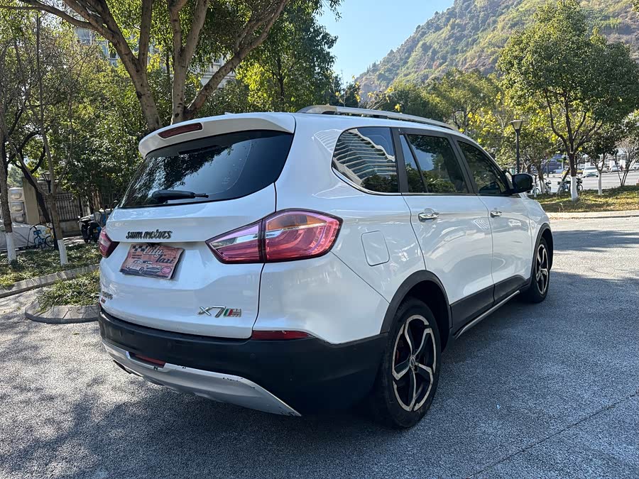 SWM X7 2019 изображение автомобиля #7