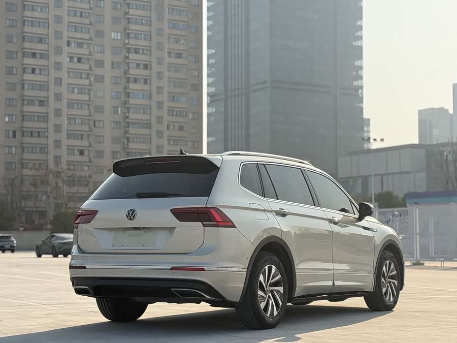 Volkswagen Tiguan L New Energy 2021 изображение автомобиля #7