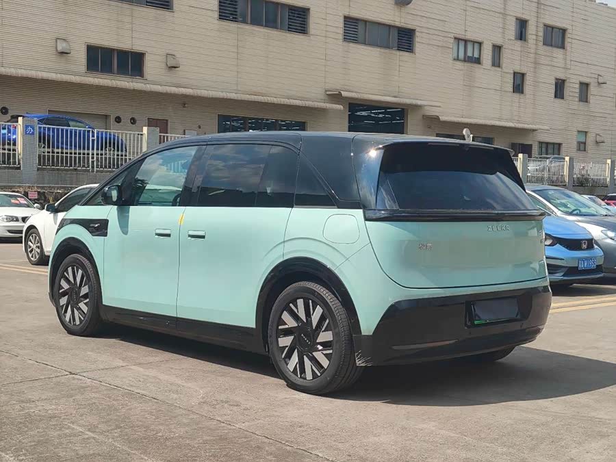 极氪 极氪MIX 2024 汽车图片 #7