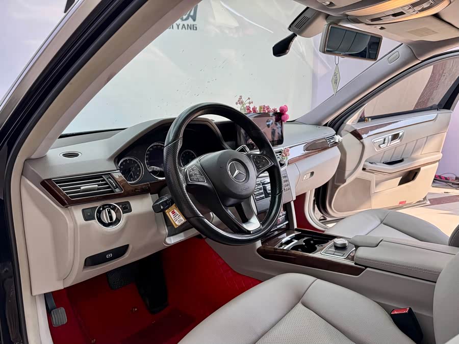 Mercedes-Benz E Class 2012 car image #7