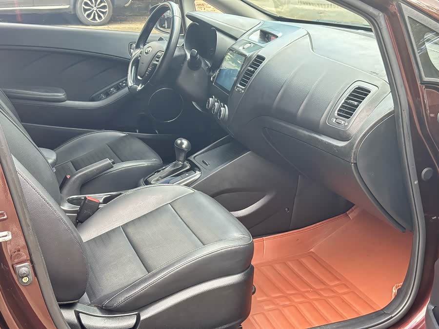 Kia K3 2017 car image #7