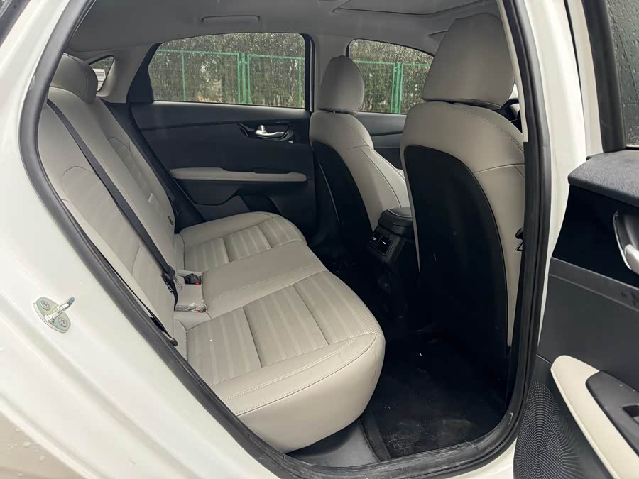 起亚 起亚K3 2023 汽车图片 #7