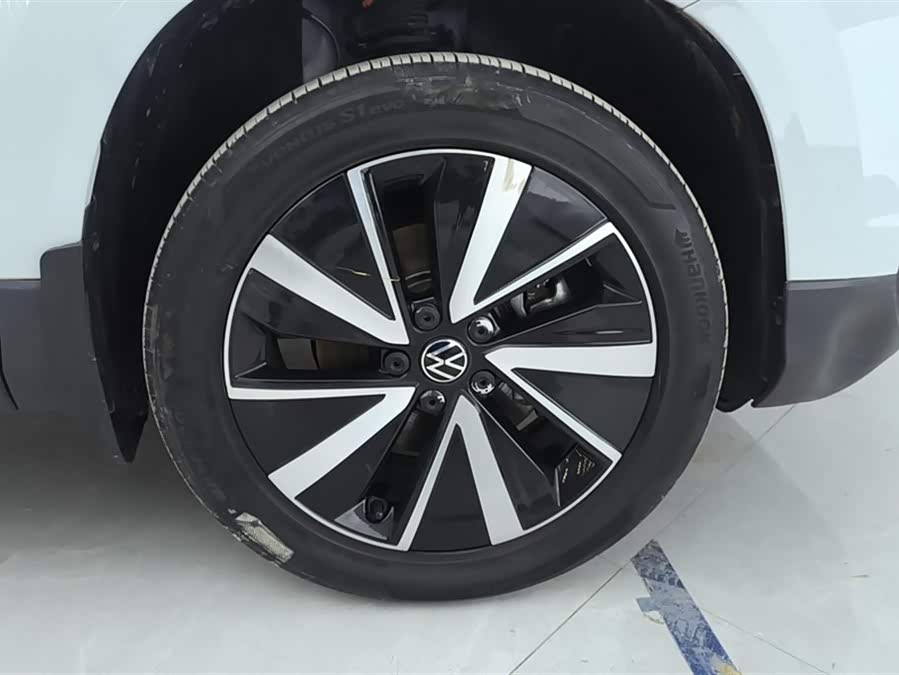 Volkswagen Tharu 2024 immagine di auto #7