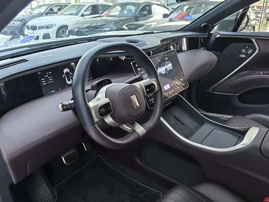 Avatr 11 2022 car image #7