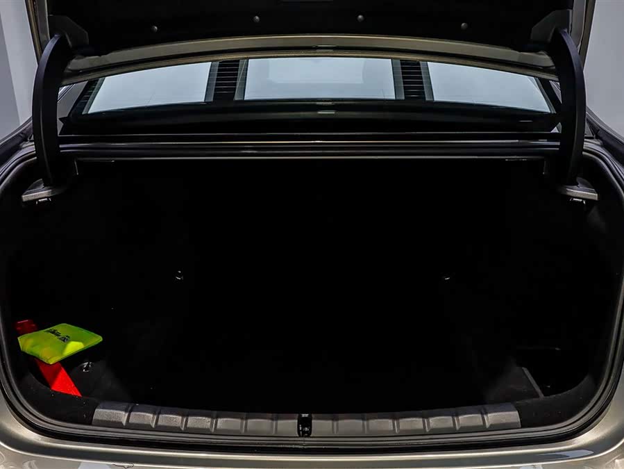 BMW 7 Series 2024 car image #7