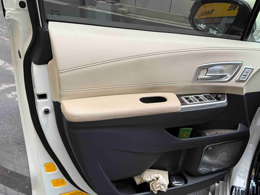 Toyota Granvia 2024 immagine di auto #7