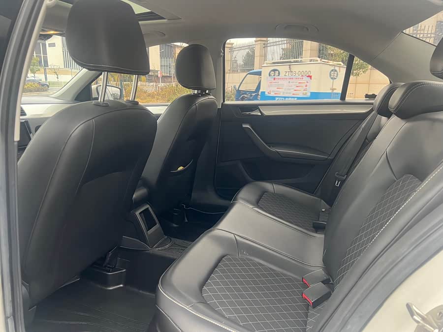 Skoda Rapid 2019 car image #7