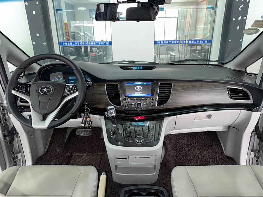 JAC 2014 #7 JAC 2014 car image #7