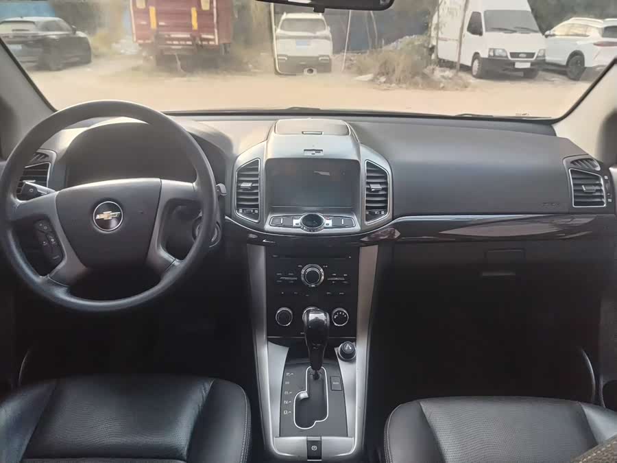 Chevrolet Captiva 2015 car image #7
