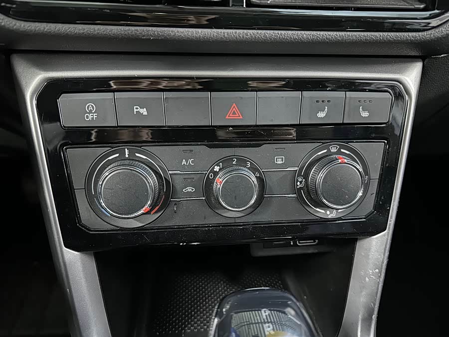 Volkswagen T-Cross 2021 car image #7