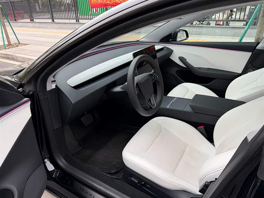 Tesla Model 3 2024 car image #7