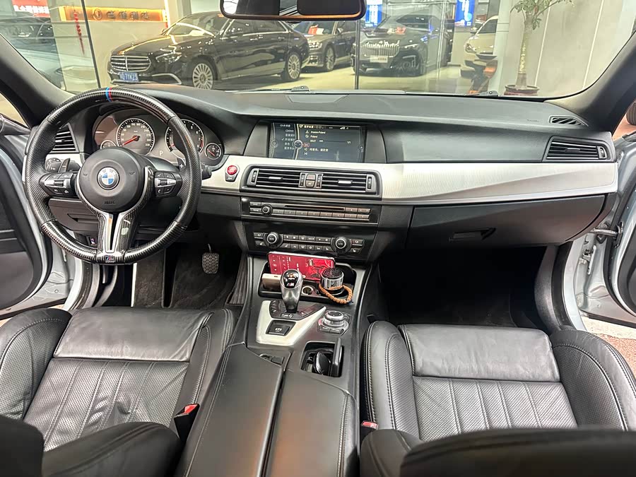 BMW M5 2012 car image #7