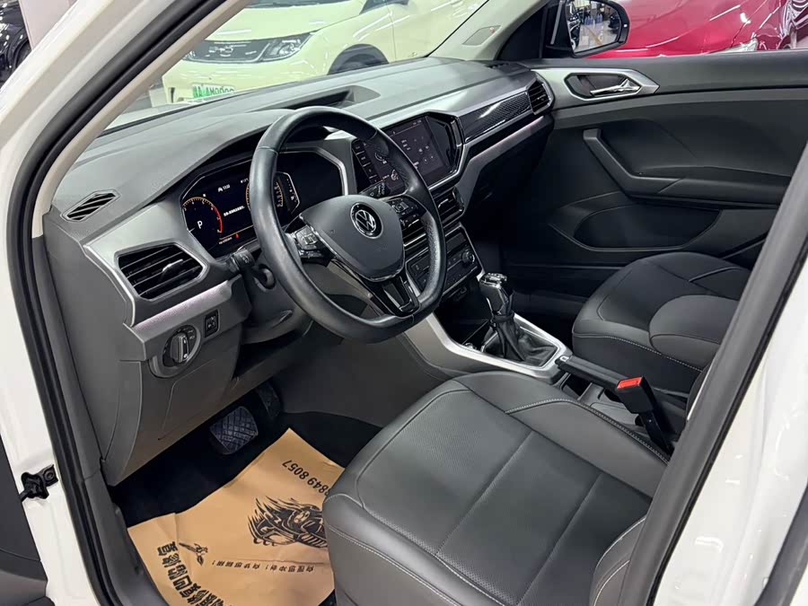 Volkswagen T-Cross 2022 car image #7