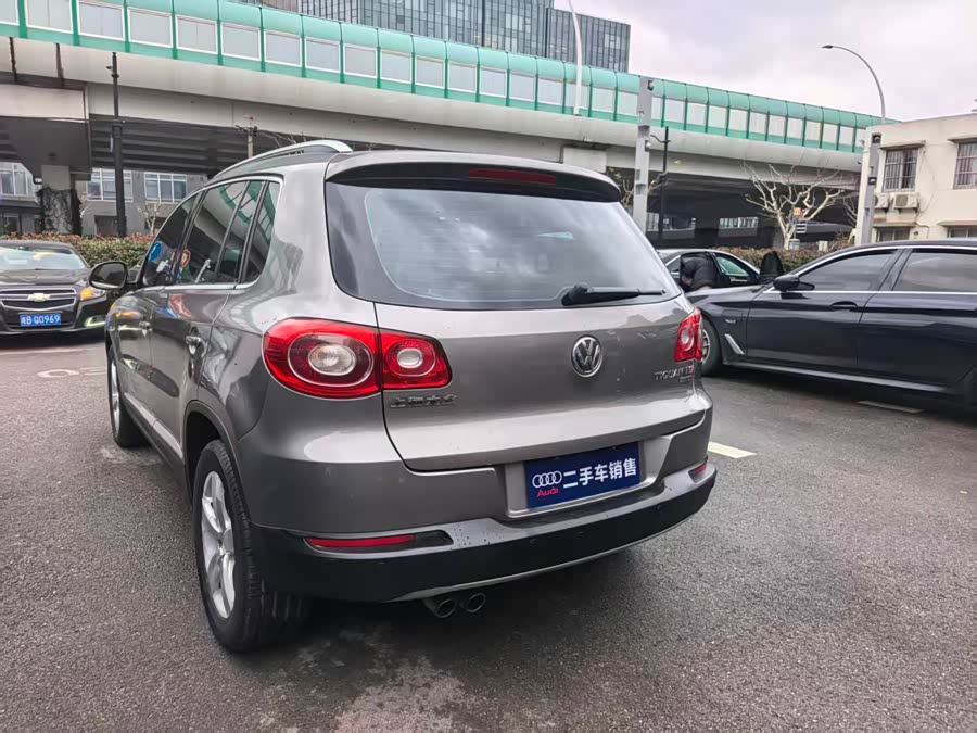 Volkswagen Tiguan 2011 car image #7