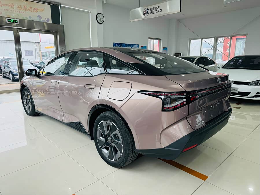 Toyota bZ3 2023 صورة سيارة #7