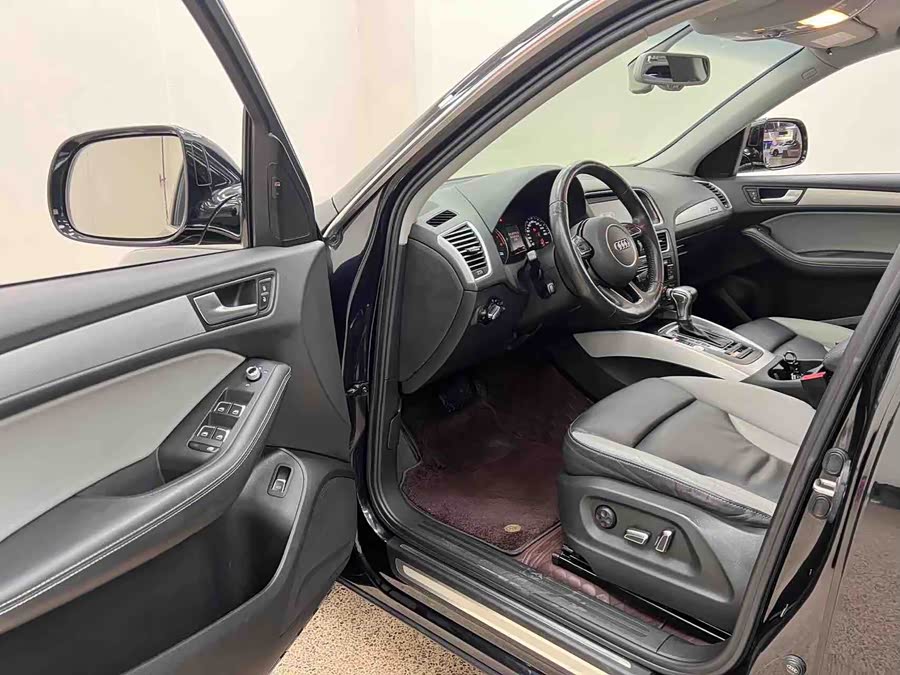 Audi Q5 2018 car image #7