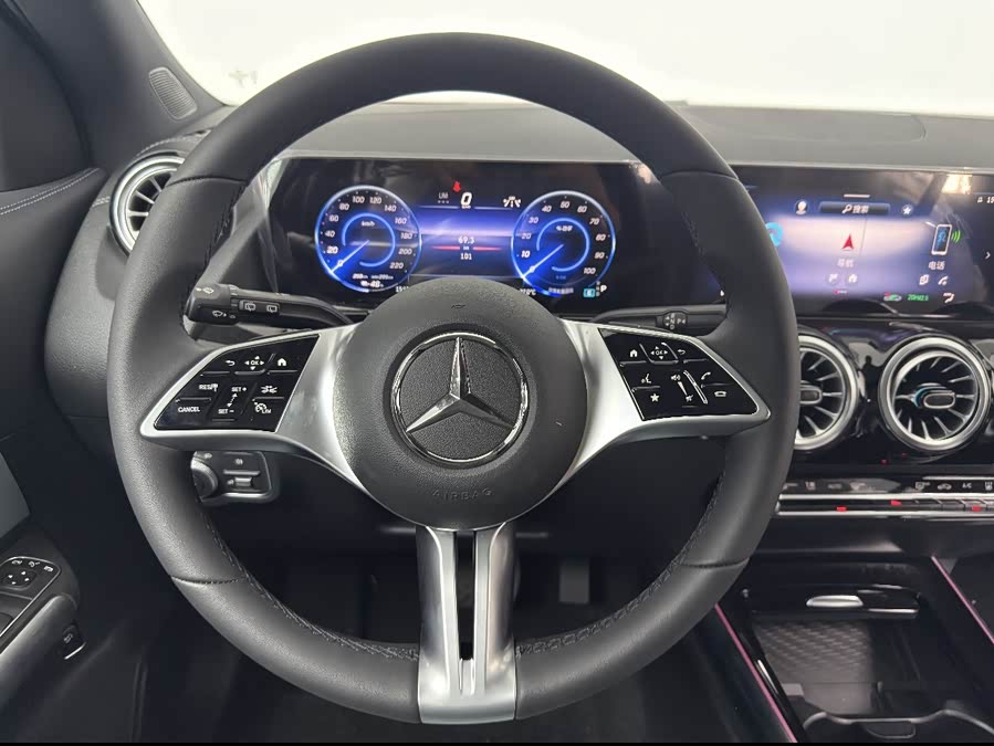 Mercedes-Benz EQA Class 2025 immagine di auto #7