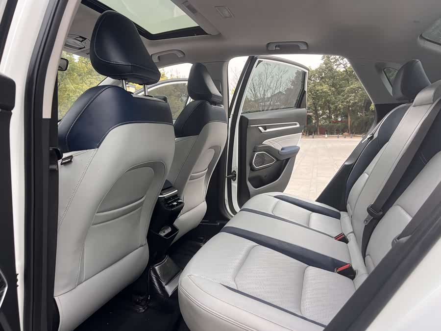 GEELY Emgrand 2022 car image #7
