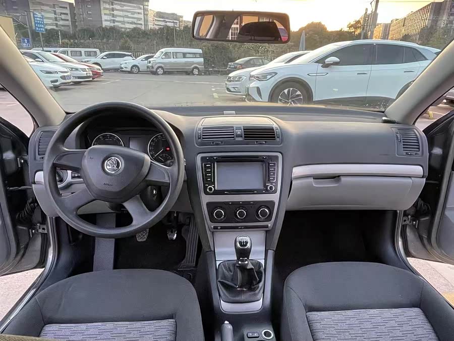 Skoda Octavia 2014 car image #7