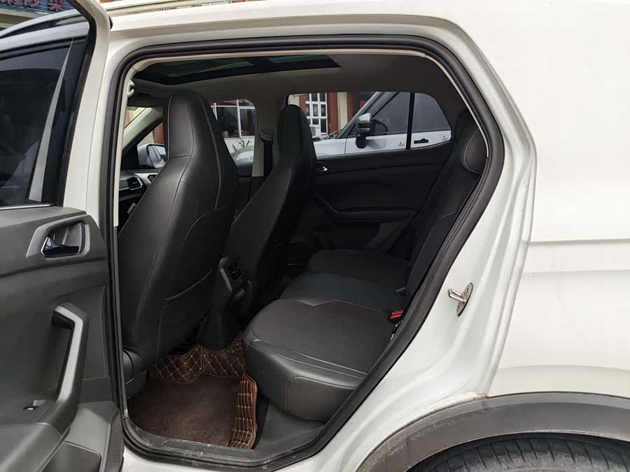 Volkswagen T-Cross 2020 #7 Volkswagen T-Cross 2020 car image #7