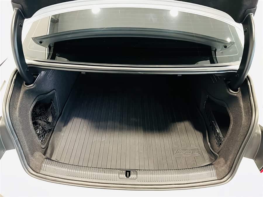 Audi A4L 2017 car image #7