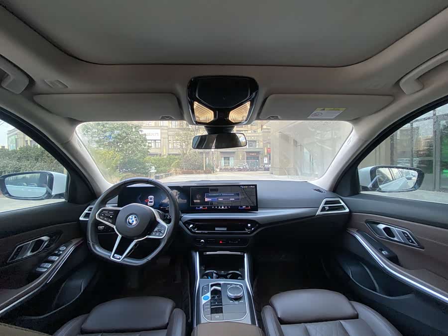 BMW i3 2024 car image #7