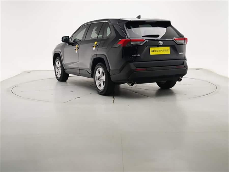 Toyota RAV4 2022 car image #7