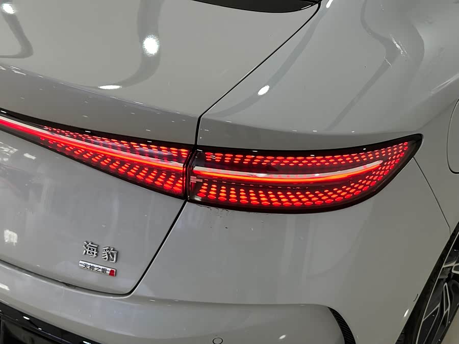 BYD Seal 2025 car image #7