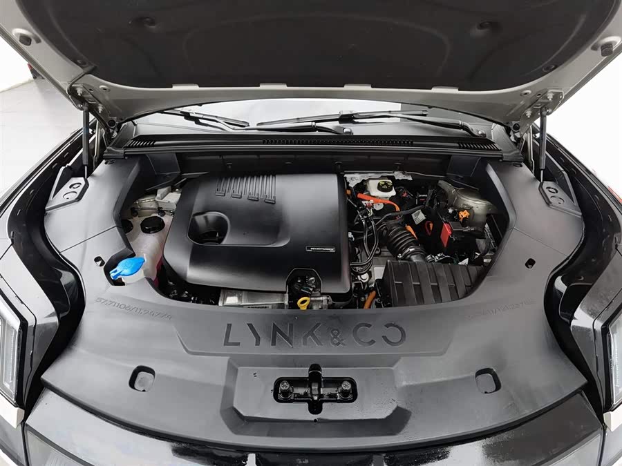 Lynk & Co 08 EM-P 2023 car image #7