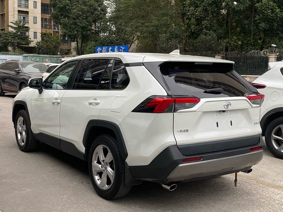 Toyota RAV4 2019 car image #7