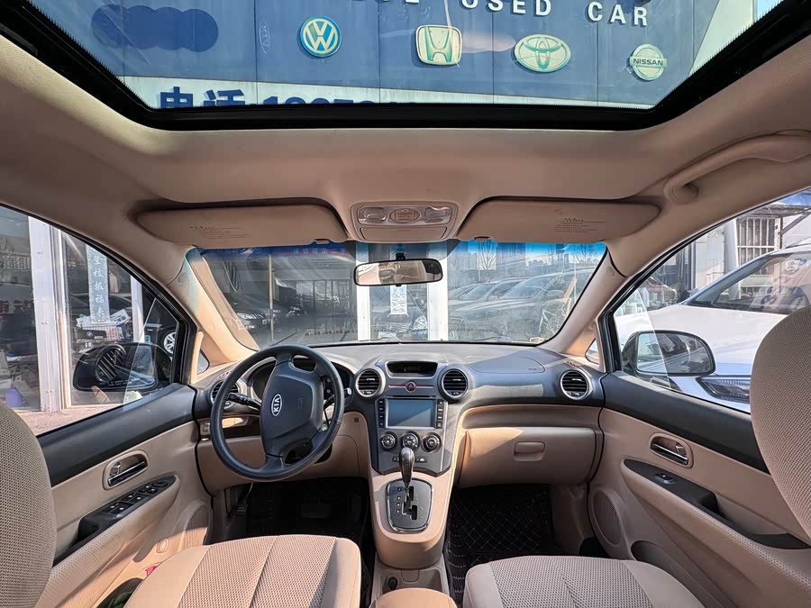 Kia Carens 2010 immagine di auto #7