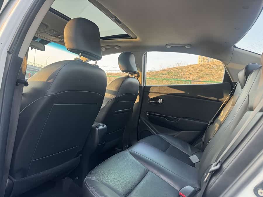 Kia K2 2013 image de voiture #7